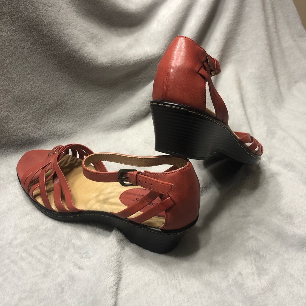 New Softspots Sandals, size 9.5 (SH01)